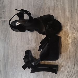 Velvet High heels